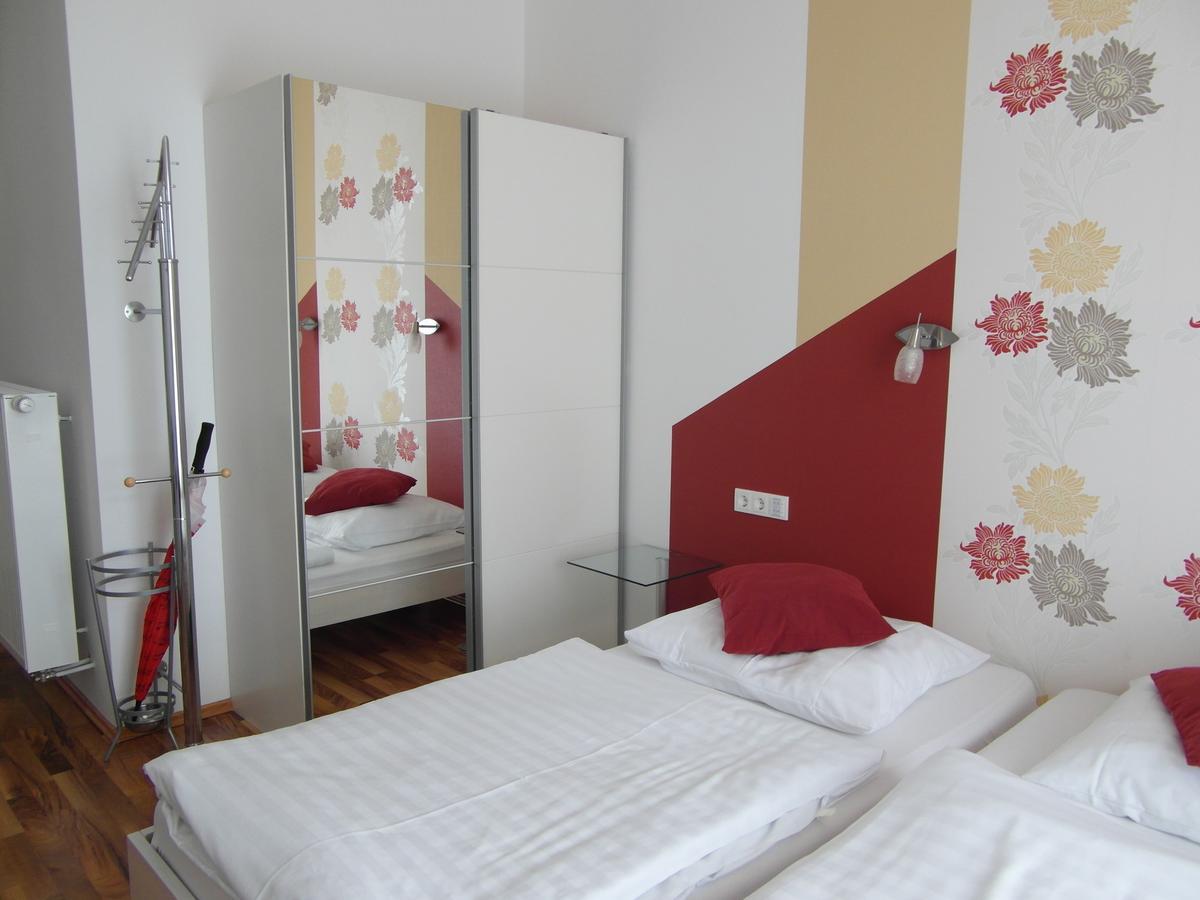 Hotel Am Donaubogen Sarching 外观 照片
