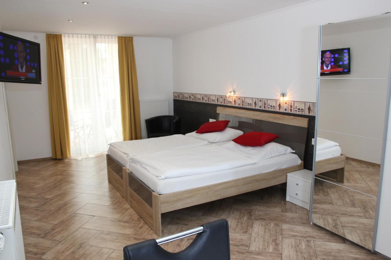 Hotel Am Donaubogen Sarching 外观 照片